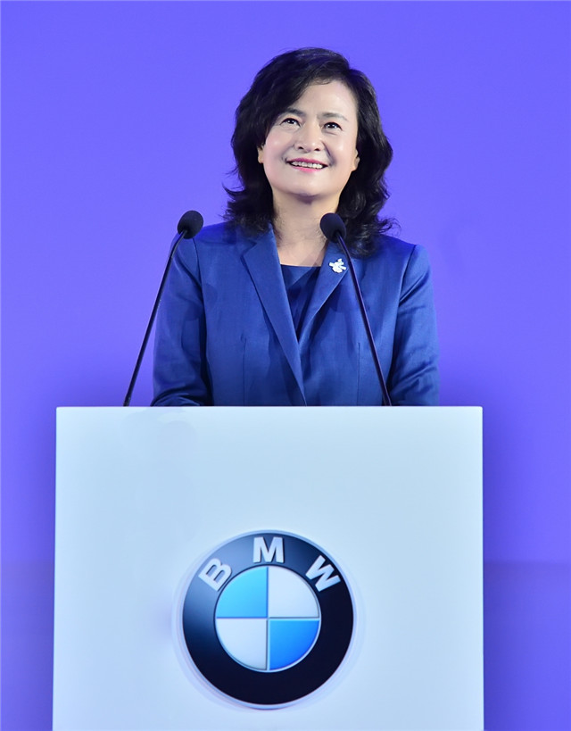 02. “BMW未来出行青年实践营”总导师——宇恒可持续交通研究中心主任王江燕女士致辞.jpg