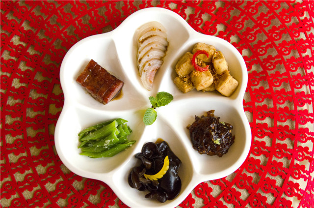 1.六福临门 Six Cold Dishes.jpg