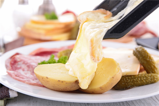 Swiss Raclette 冬日瑞士奶酪板烧 .jpg