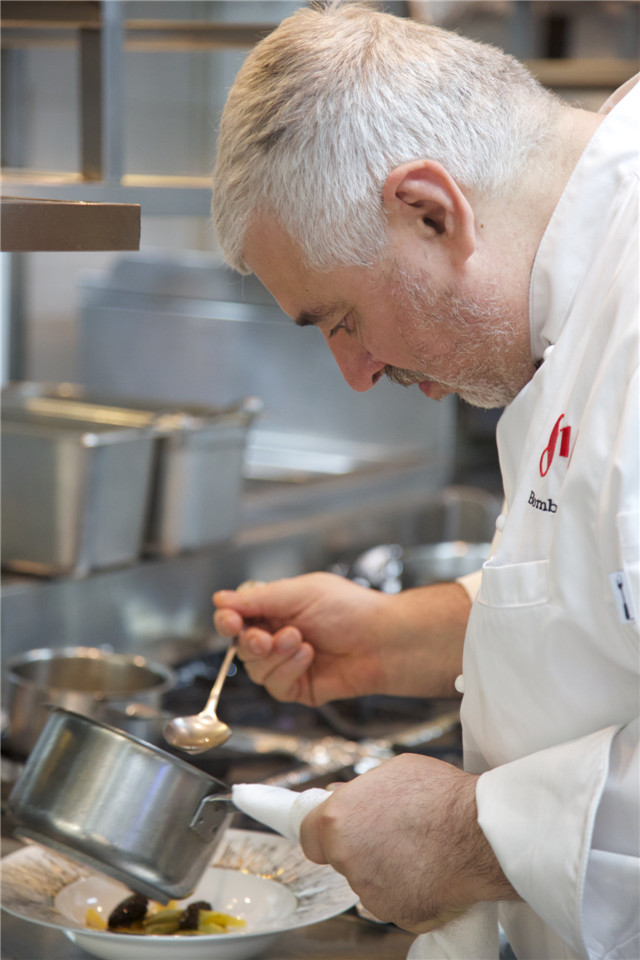 Chef Umberto Bombana-2.jpg