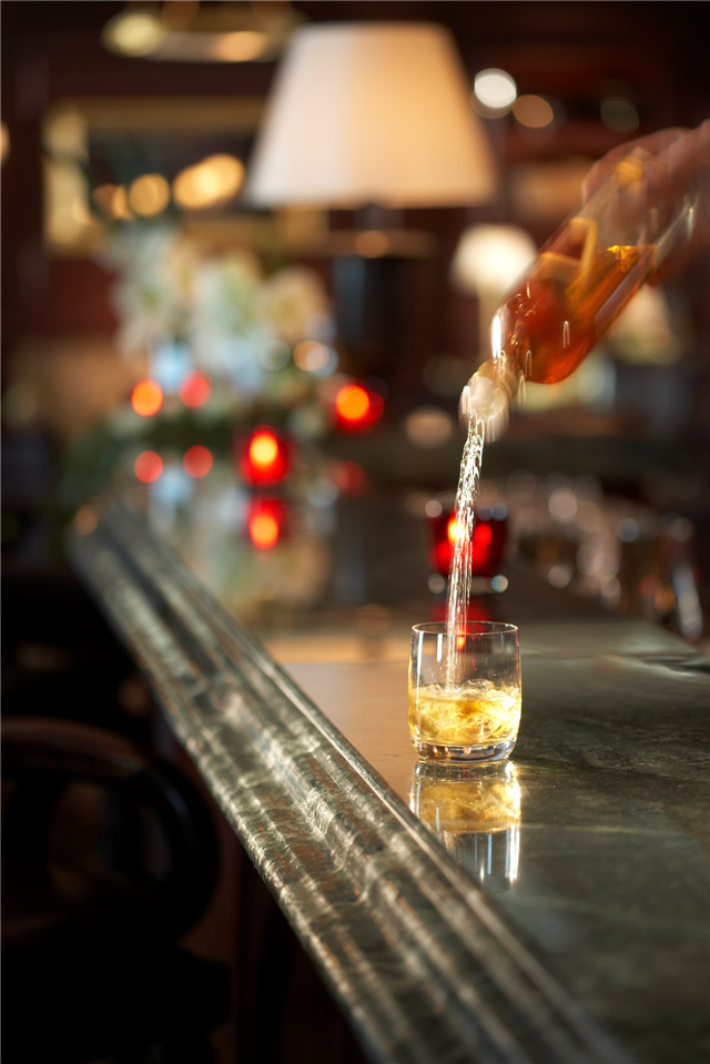 The Ritz-Carlton Bar 2.jpg