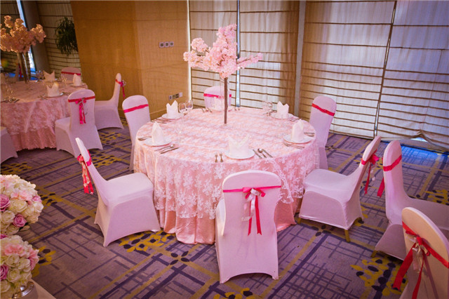 4. 寻蜜婚礼秀桃花主题布置.jpg