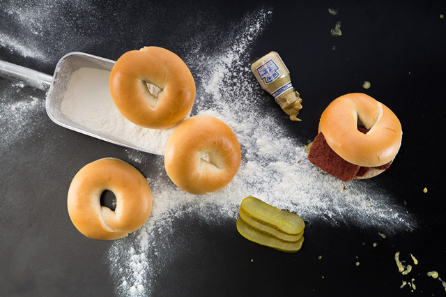 Chef Henry Kang’s bagel sandwich面包房厨师长康奕南师傅的面包圈三明治(1)_副本.jpg