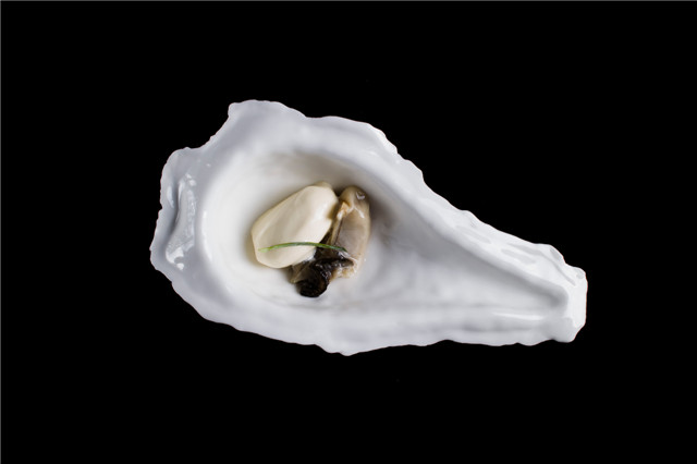 Gillardeau Oyster, Yogurt, Lime, Beets 吉拉多生蚝，酸奶，青柠，红菜头.jpg