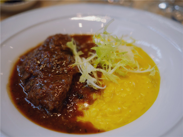 意大利传统炖小牛腿肉配藏红花烩饭Braised Veal Shank With Saffron Risotto.jpg