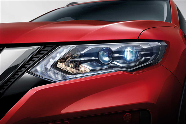 奇骏前大灯lam0224cmyk.jpg