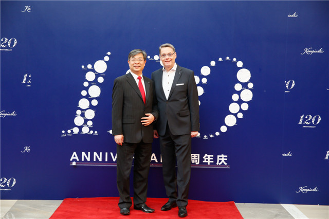 Left 'Mr. Li Bo, Deputy Managing Director of KHBLC ; Right 'Mr. Torsten Dressler, Managing Director of KHBLC.jpg