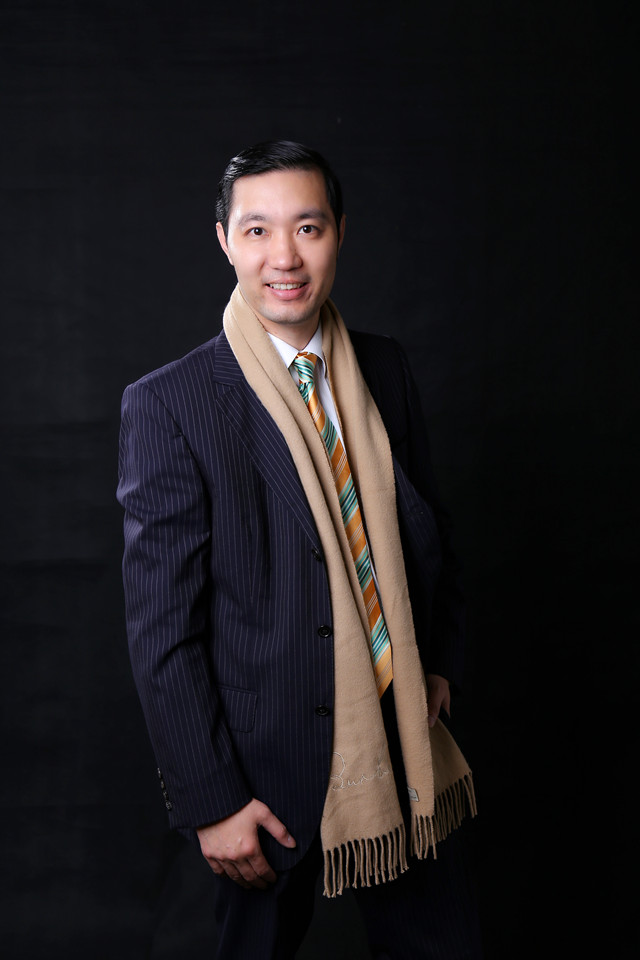 Mr. Robert Young, GM of Marriott RESORT Shenzhen Golden Bay_副本.jpg