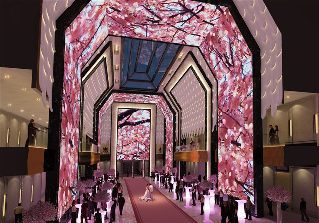 2.上海苏宁宝丽嘉酒店中庭设置了三面巨型LED环绕屏幕.jpg
