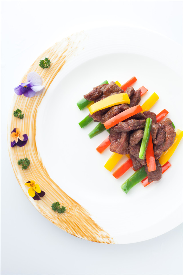 红酒黑椒香煎牛仔柳 Stir-fried beef fillet with red wine and black pepper sauce.jpg