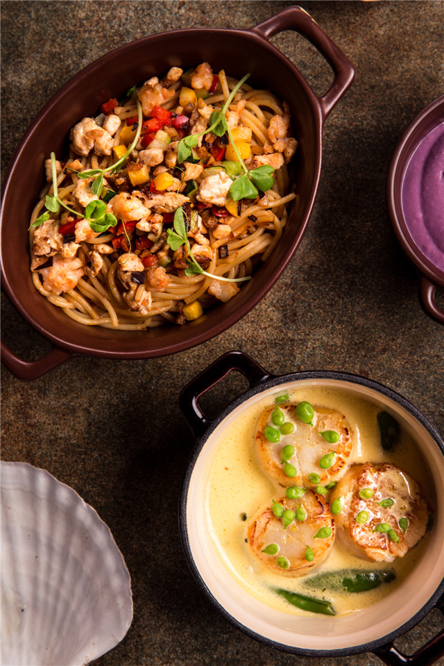 Konbu Scallop & Sambal Spaghetti, Dashi Sabayon海藻扇贝配桑巴意面, 鲣鱼蛋黄酱.jpg