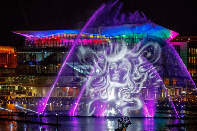 VividSydney2017_DarlingHarbour_MagiciansoftheMist_Destination NSW_James Horan 0102.jpg