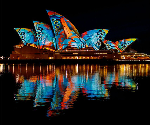 VividSydney2017_LightingOfTheSails_AudioCreatures_DestinationNSW_JamesHoran_0096.jpg