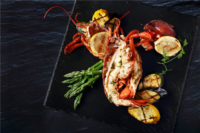 Grilled Boston Lobster碳烤龙虾.jpg
