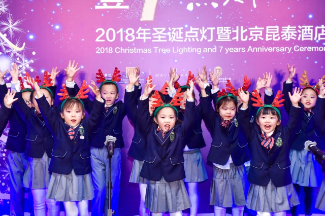 batch_乐沃思双语艺术幼儿园献爱演唱.jpg