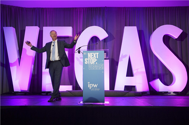 拉斯维加斯会展和观光局首席执行官兼总裁史蒂夫·希尔先生（Steve Hill）.jpg